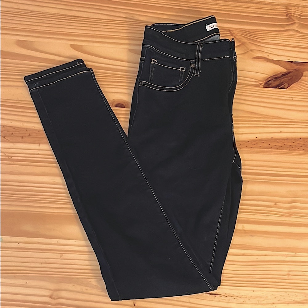 Levi’s 721 High Rise Skinny Jeans